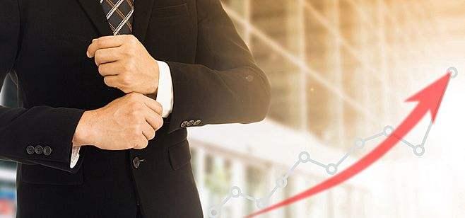 求职面试成功率提升指南：着装准备与表达技巧(图1)